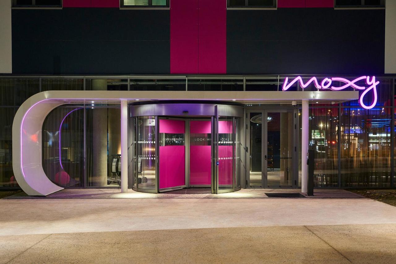 Moxy Paris Charles De Gaulle Airport Hotel Roissy-en-France Exterior photo